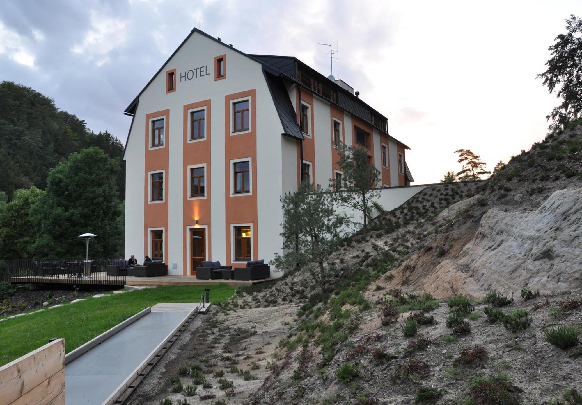 Hotel Kokorin Buitenkant foto