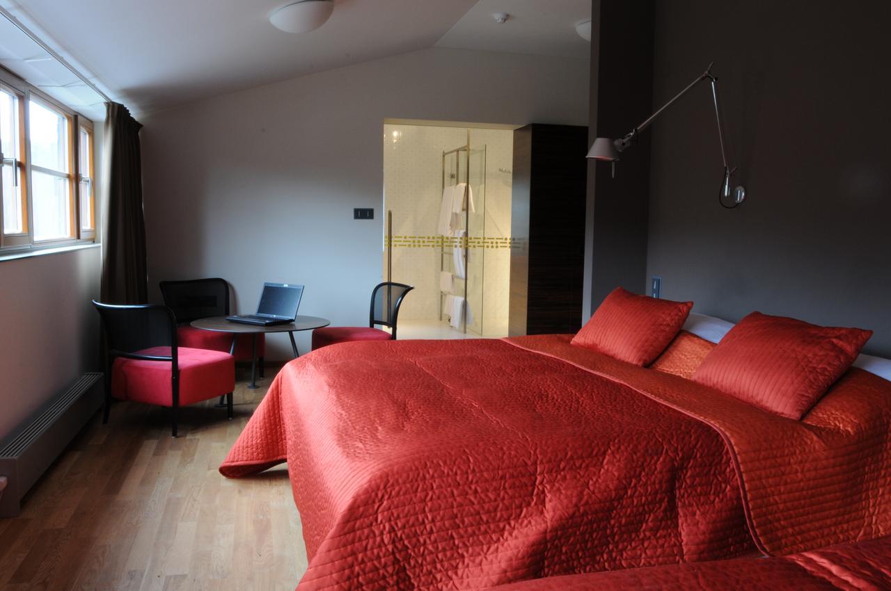 Hotel Kokorin Buitenkant foto